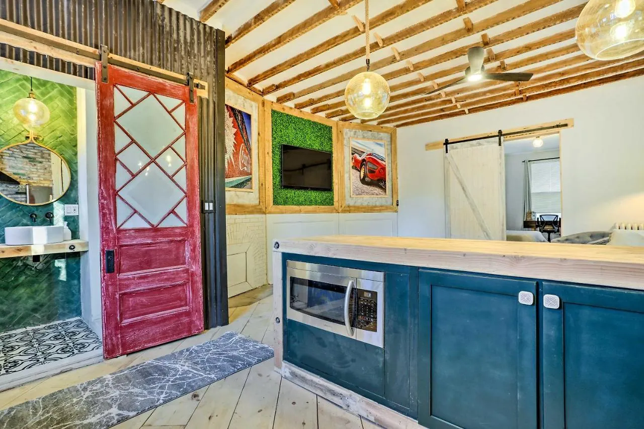 Holiday home Stylish Newark Home With Deck Less Than 14 Mi To Nyc!